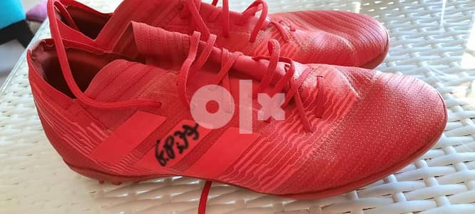 football shoes adidas original size 43