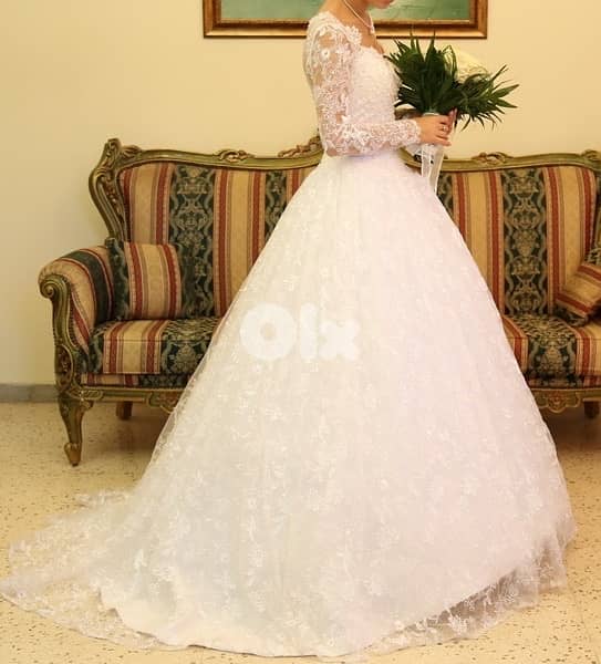 Wedding Dress + Crinoline is for FREE! 1