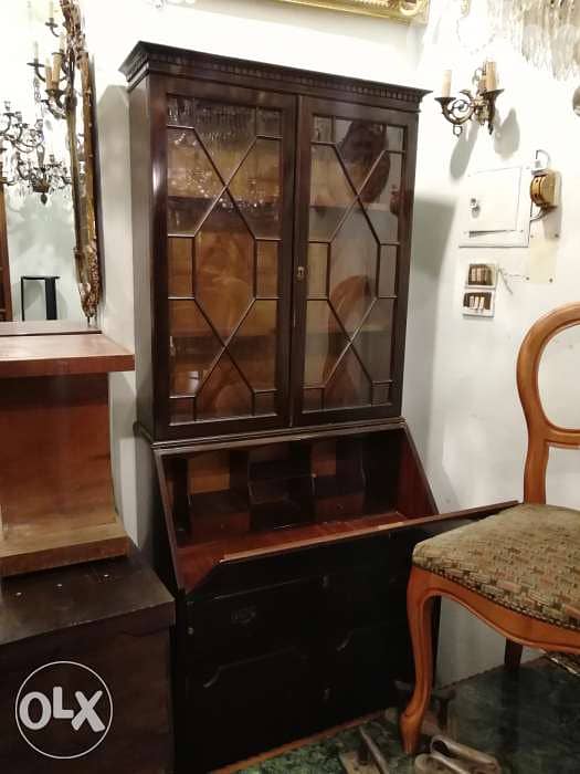 مكتبة او فيترين انجليزية الانتيك القديم خشب جوز صافي بداخلها سكرتير 0