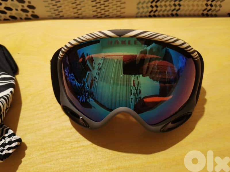 Oakley Prizm Goggles for skiing and snowboarding 1