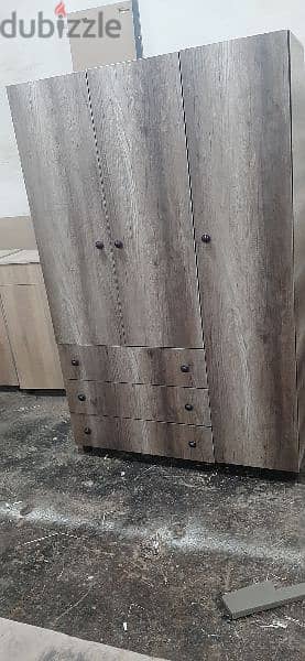 خزانة ثلاث درف