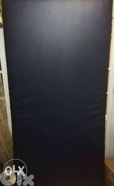 فرشة مفرد غطائها جلد سهلة التنظيف لكبار السن