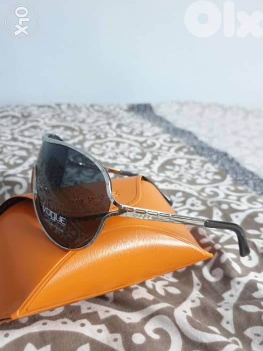 Sun Glasses VOGUE 1