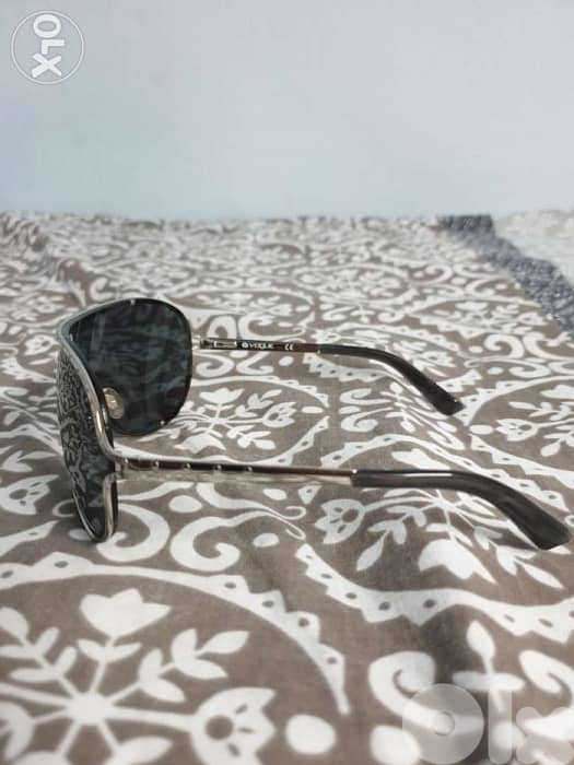 Sun Glasses VOGUE 2