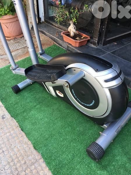 elliptical body sculpture like new very good quality 70/443573 RODGE 1