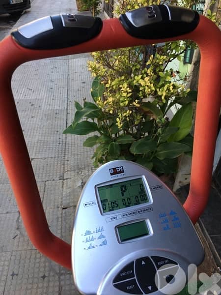 elliptical body sculpture like new very good quality 70/443573 RODGE 3