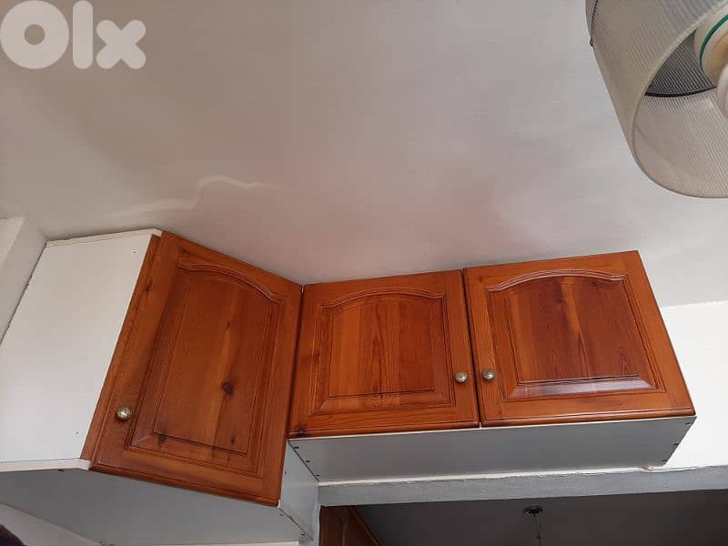 خزاءن مطبخ  مستعمل خشب سويدي حالة جيدة 2