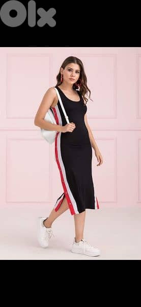 dress aswad . ahmar w abyad 3ala janeb s to xxL 0