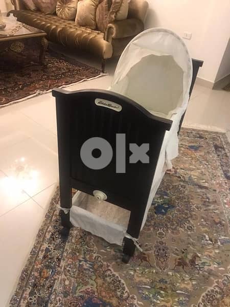 EDdie bauer rocking bed bassinet for babies 1