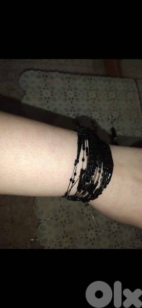 bracelet all black bracelets  1=7$ or 3=15$ 4