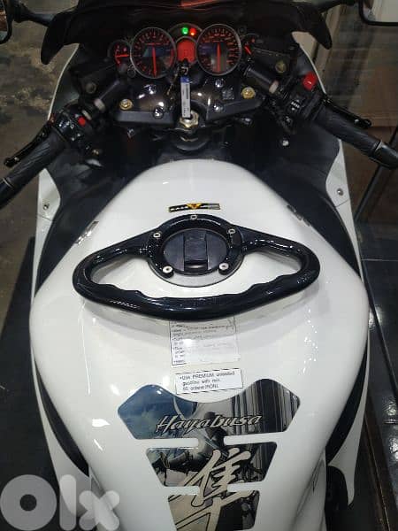 suzuki gsx1300r hayabusa 1300cc model 2010  29500klm 2