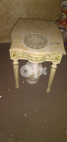 كرسي ستيل حجم وسط مع طاولة