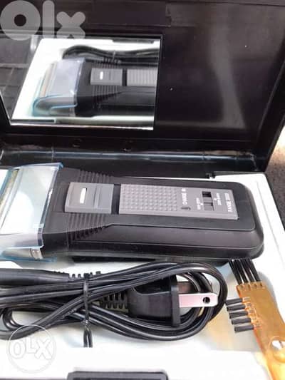 Shaver portable travel shaver