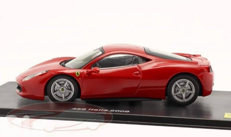 Ferrari Italia 2009 diecast car model 1:43 2