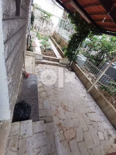 القليعات مفروش صيفي أو سنوي مع ترأس و ٤ غرف نوم