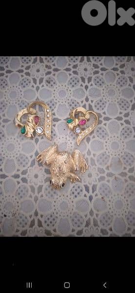 brooch 2 models gold colour 1=7$ or 3= 15$ 0