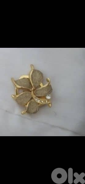 brooch gold flower 1