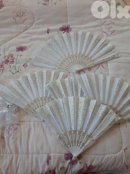 Fans 2 dollars each, new 0
