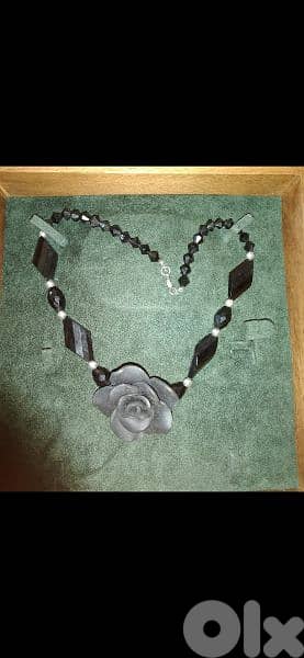 3a2ed lawnen aswad aw ahmar  1=7$ or 3=15$ 8