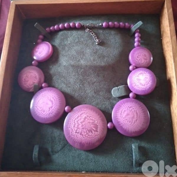 necklace purple or black 1