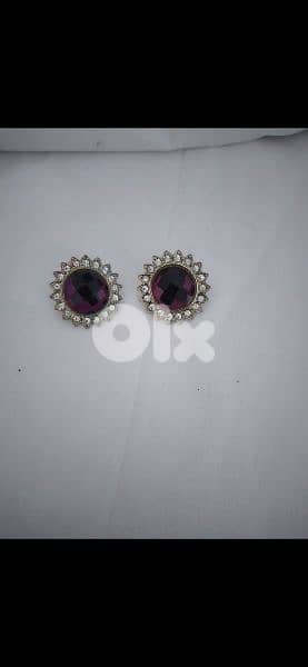 pick 3 earrings for 3= 10$ 10
