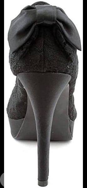 high heels Chinese Laundry size 39/40 worn once 6