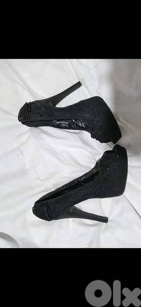 high heels Chinese Laundry size 39/40 worn once 19