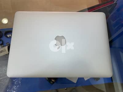 MacBook air 2017 i5/8/256gb ssd 1