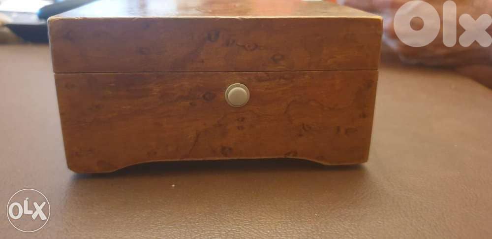 Antique collection Swiss made Thorne's music box 6