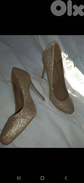 shoes gold stiletto round front 38/39 used once 4