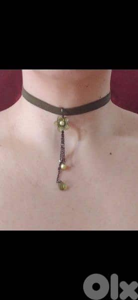 necklace choker black sequined or green army  1=5$ or 3=13$ 2
