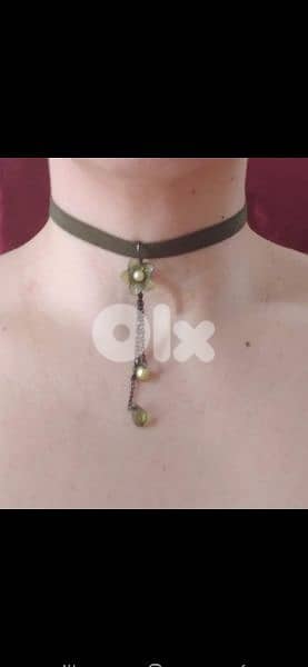 necklace choker black sequined or green army  1=5$ or 3=13$ 4