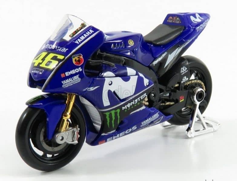 Yamaha YZR-M1 (Valentino Rossi 2018) diecast motorcycle model 1:18. 1