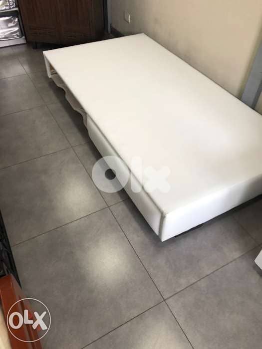 تخت مفرد منجد مع جوارير 3