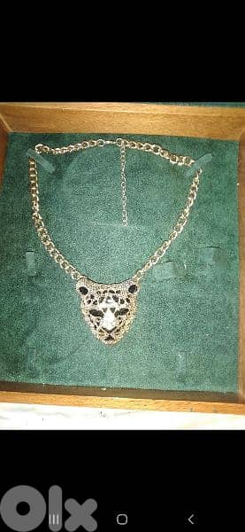 necklaces gold or silver tone 9