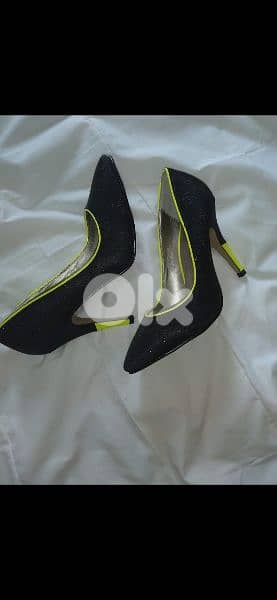shoes black shinny stiletto neon trim 39/40 2