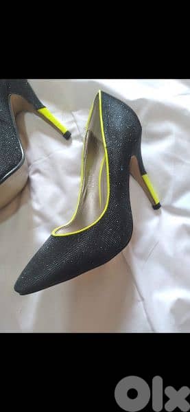 shoes black shinny stiletto neon trim 39/40 3
