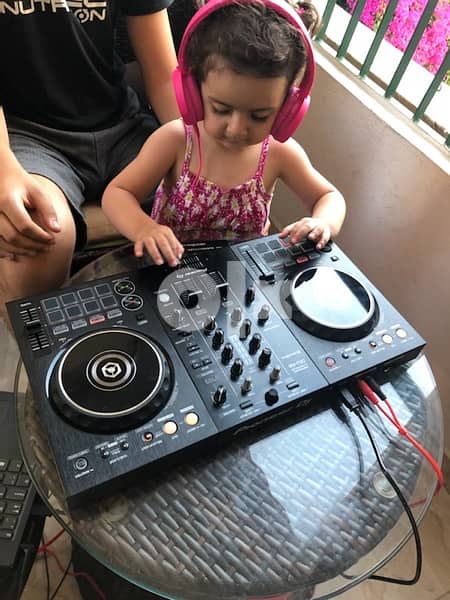 dj and sound equipments for all yr parties 03313846 0