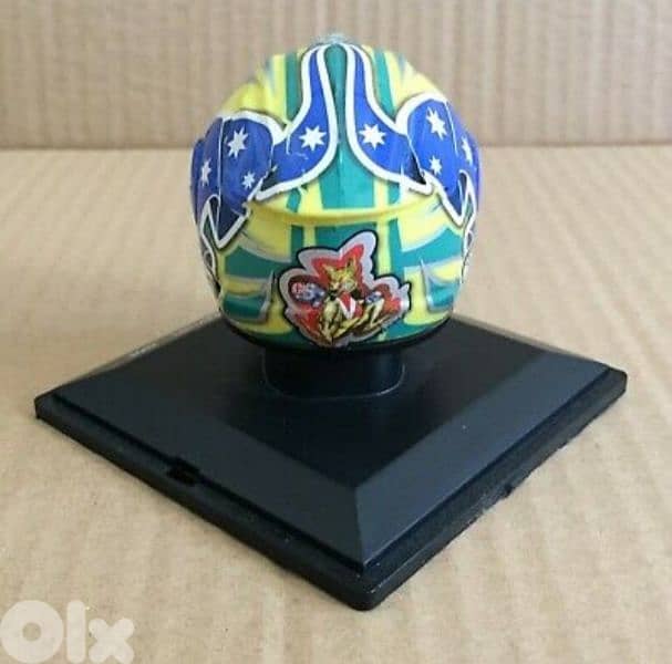 Troy Bayliss Moto GP (2005) Helmet plastic model 1:5 2