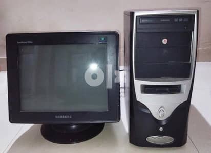 computer desk with screen very clean for sale