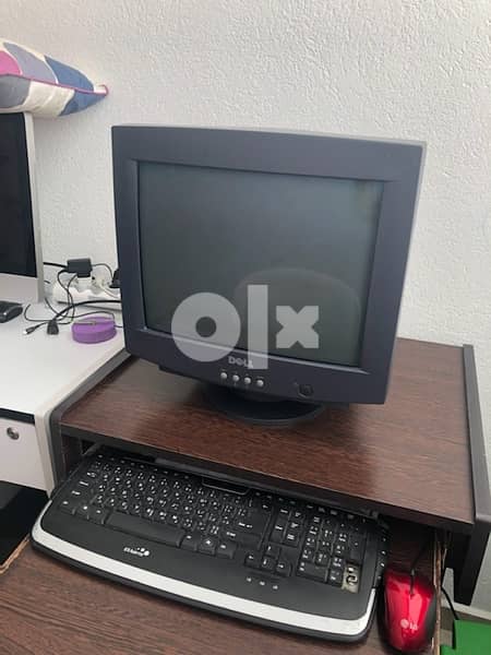 computer desk with screen very clean for sale 1