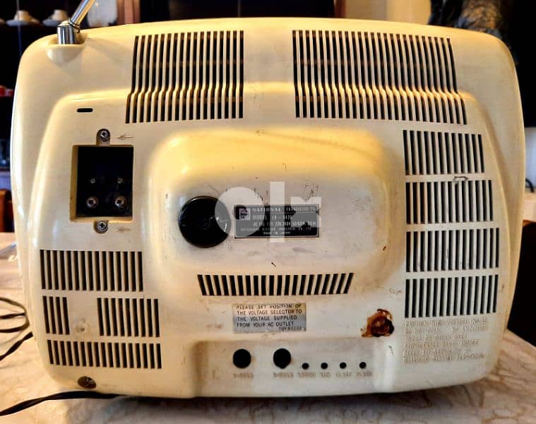 Vintage Antique black and white TV 12 inch 3