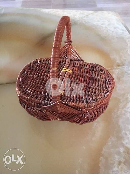 Petit panier en roseau tressé 1