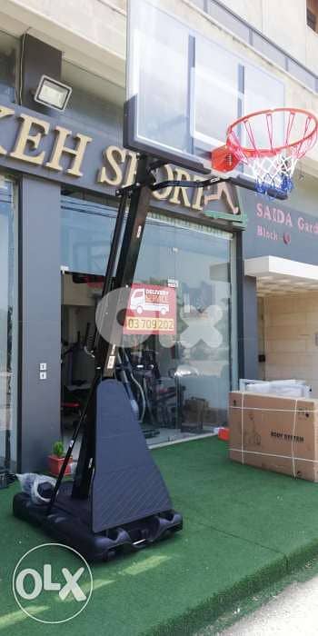 Now 480$ before 600$ movable basketball hoop (Spalding) 0