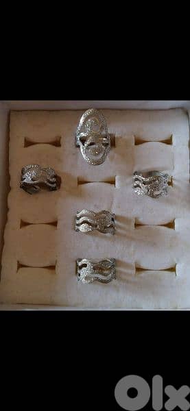 ring pick any 3 rings 15$ 7