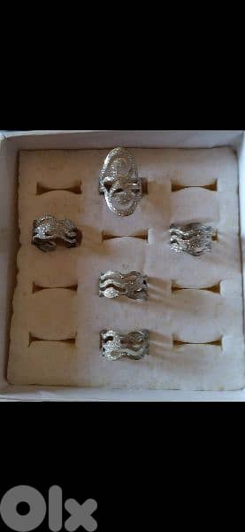 ring pick any 3 rings 15$ 8