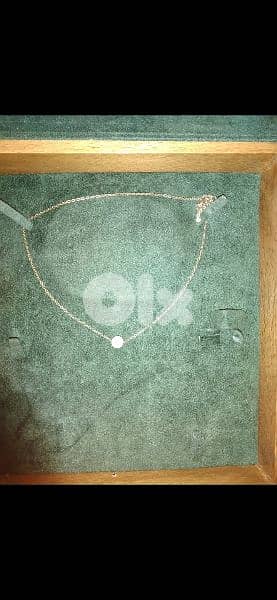 necklace pearl on gold chain 1