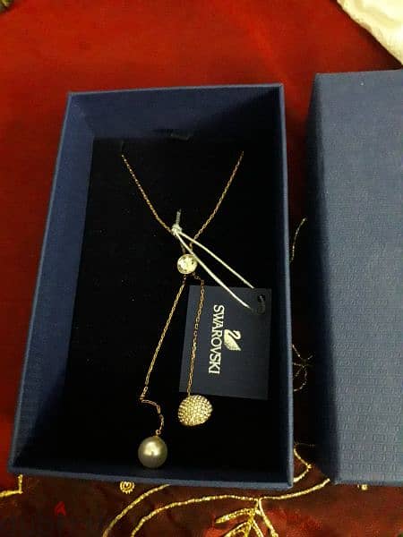 Swarovski forward y necklace authentic 4