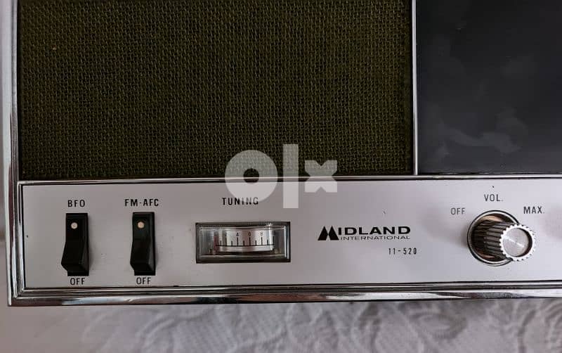 Midland International Radio 11-520 3