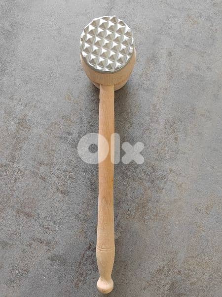 wooden meat mallet 1